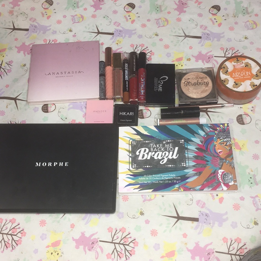 Makeup bundle